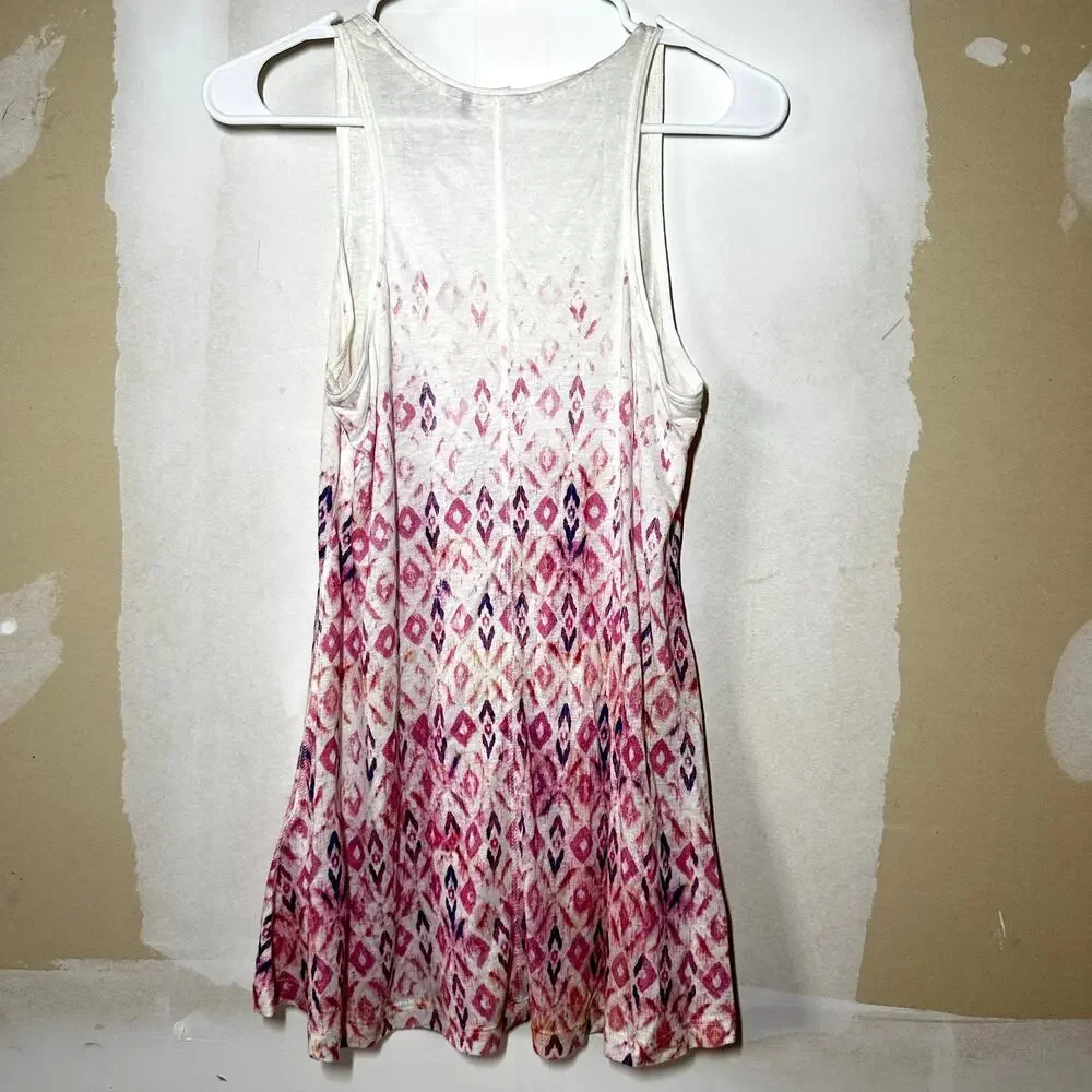 Akemi + Kin Caicos Tank Top Scoop Neck Sleeveless Floral Diamond Pattern Pink S